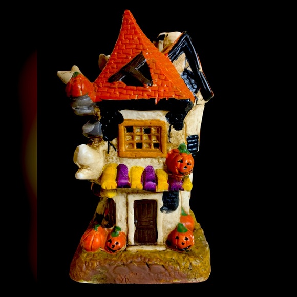 Vintage Ceramic Witch’s Specialty Shoppe with Sign - Picture 4 of 10